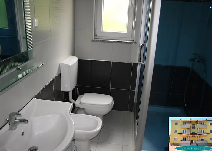 Yellow House Apartman Pula