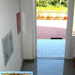 Yellow House 公寓