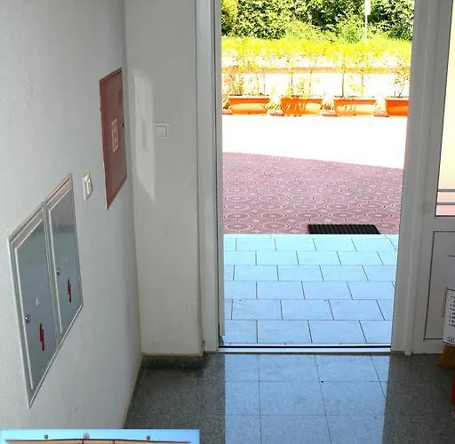 Yellow House Apartment