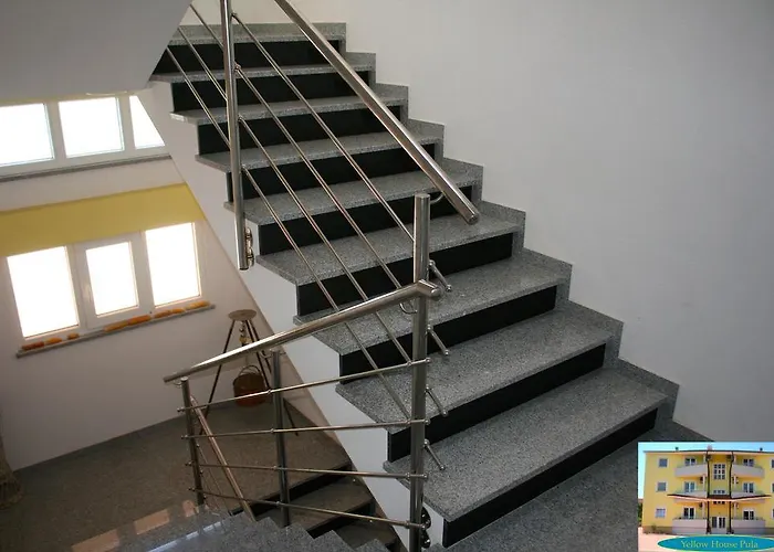 Yellow House Apartment